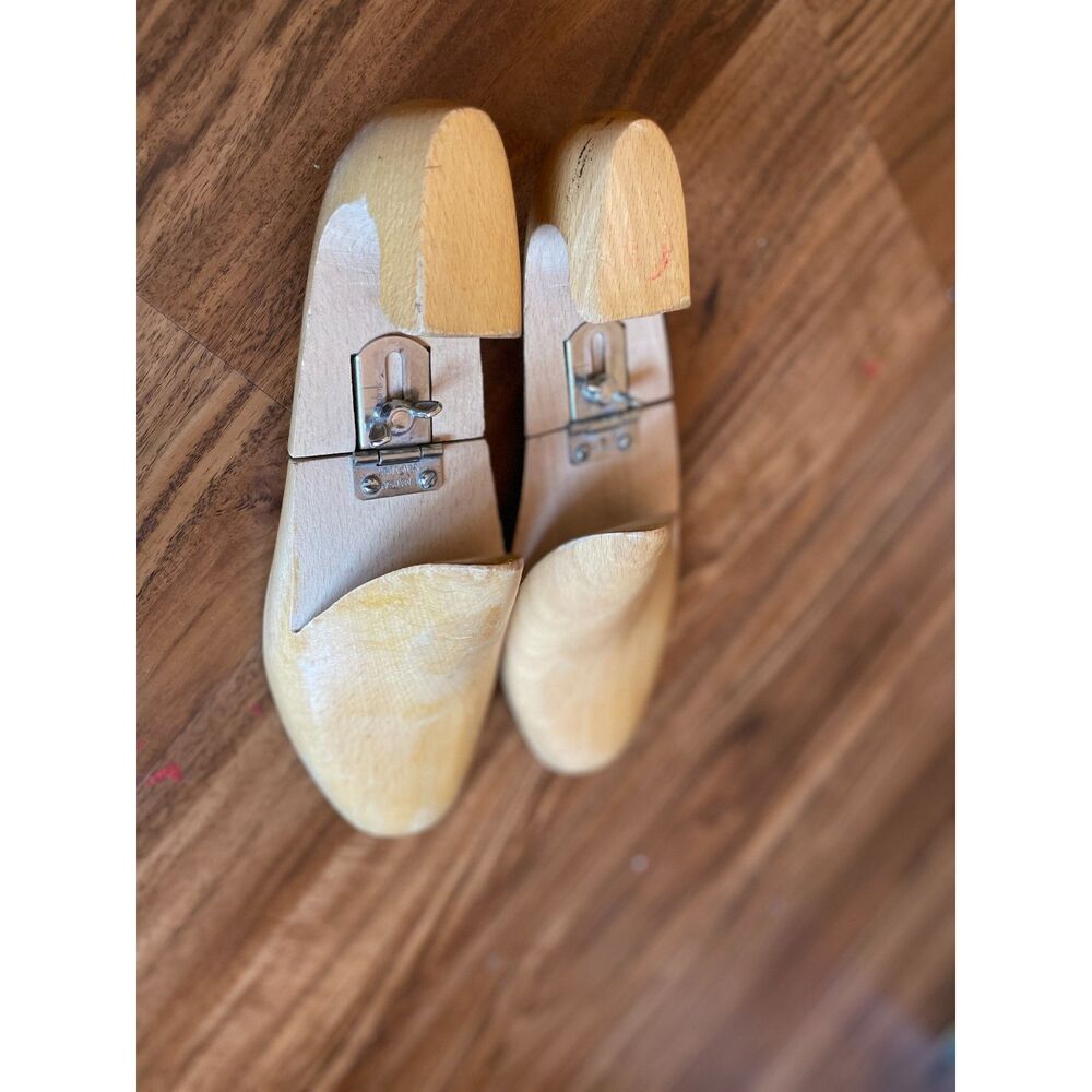 Vintage Wooden Shoe Trees Adjustable Cedar Wood Men’s Shoe Shapers Size 8E Pair